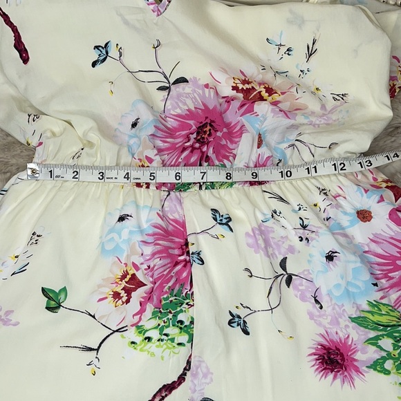 NWT•Ivory Floral•Cold Shoulder Romper - Picture 11 of 14